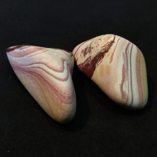 Though an igneous rock, Wonderstone is very light and silky smooth to the touch. It&rsquo;s a jo