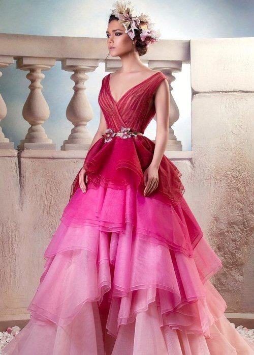 Something an older Princess Myrcella Baratheon might wear in Dorne. Spring/Summer 2015 Couture Hanna