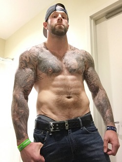 brainjock:  Inked Studs All Day!  This muscle