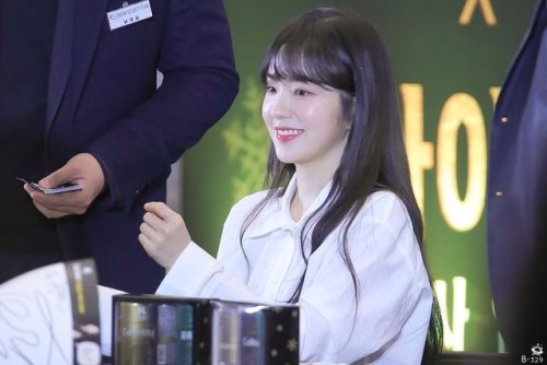 Irene (Red Velvet) - Maxwell &lsquo;Colombiana Coffee&rsquo; Fansign Pics