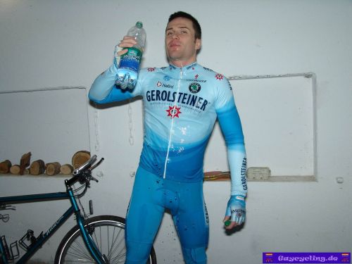 bulgemaster2:  Gaycycling_Christian26_AllDay-FreshenUp