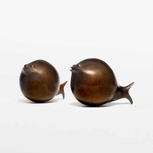 Beniamino Bufano (1898-1970) - Pair of Blowfish, ca 1960Patinated bronze (15 x 13 x 13 cm)