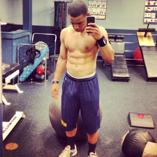 jayzplc:   I eat good and workout even better. 