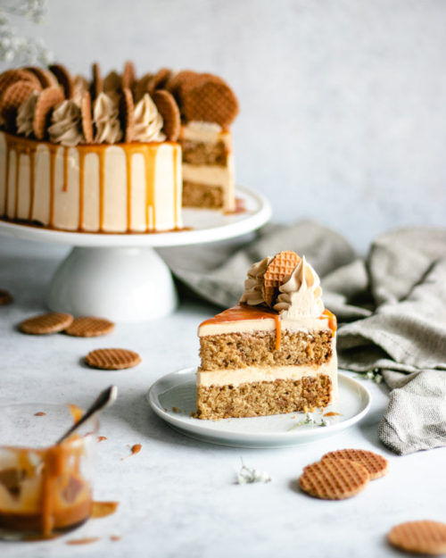 fullcravings:  Stroopwafel Caramel Cake