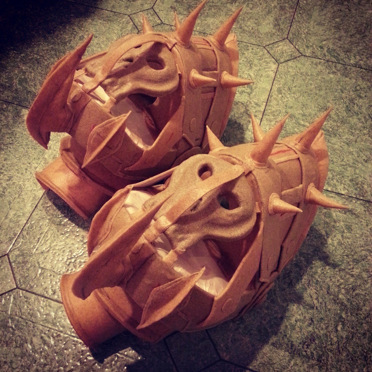 oshleycosplay:  Working on the Scourgestalker hunter armour set (tier 8) from World