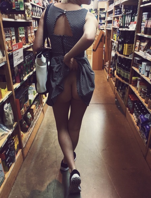 a-pale-space-princess:  i wear cute dresses with no underwear just so i can surprise bae inbetween the aisles of world market 🙊 