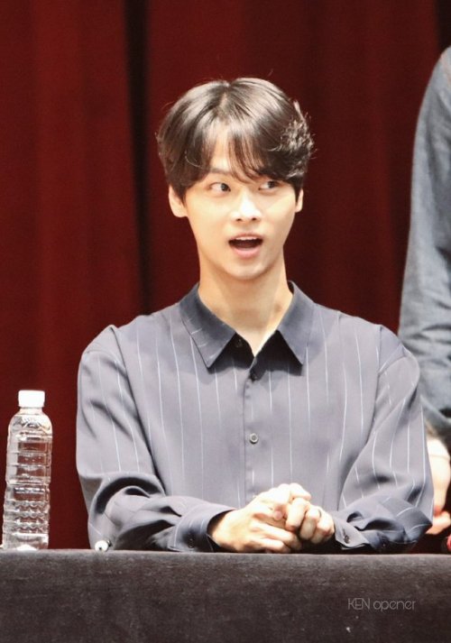officialrovix:180421 N @ Yeongdeungpo Fansign | © Ken Opener