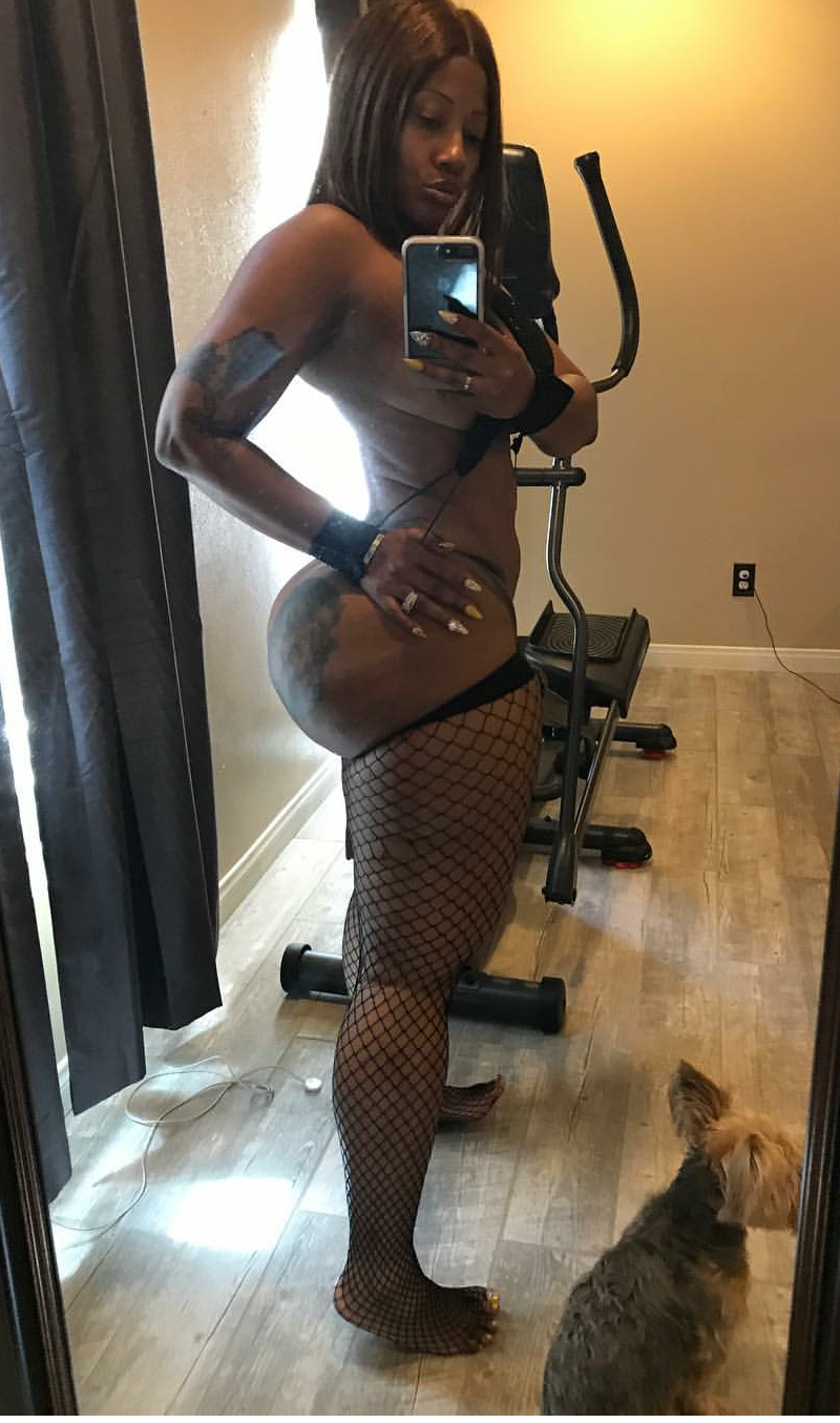 thicksexyasswomen:  Appreciated