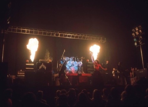 Posted @withregram • @acefrehleysshadow #Kisstory February 21, 1975Chicago, IL 🇺🇸Aragon BallroomPromoter: Jam ProductionsOpening act(s): The James Gang, Man (opener)Reported audience: 4,276 / 5,000 (85.52%)Reported gross: ศ,716Set list(s):(Partial)Black