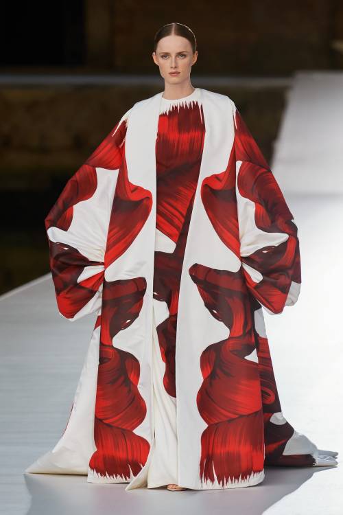 Valentino by Pierpaolo Piccioli, Fall 2021 CoutureCredits:Joe McKenna - Fashion Editor/StylistGuido 