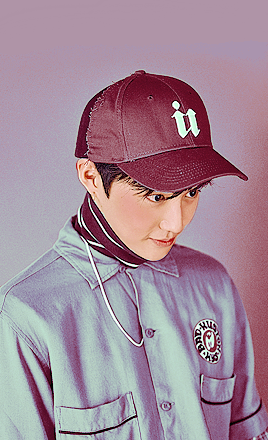 monoka:  lucky one teaser picturesÂ ðŸ€ 