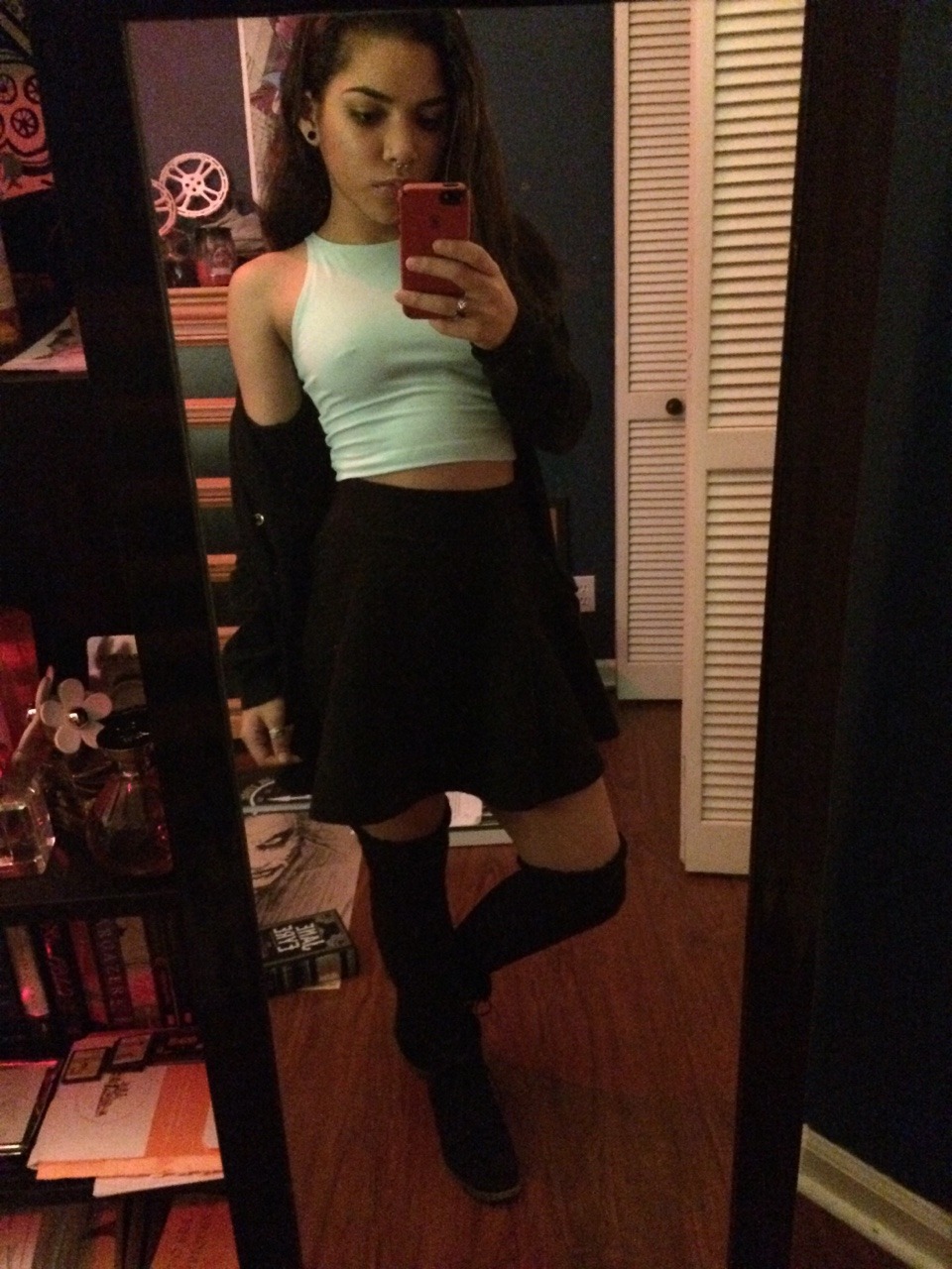 glitter-mami:  nipple piercings showing through the shirt is the look