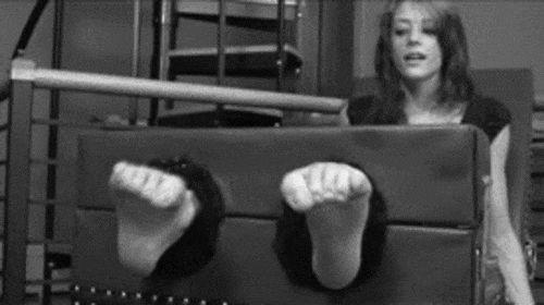 derangedsuperhero:  Aww keep curling those toes sweetie, your soles can’t hide from me