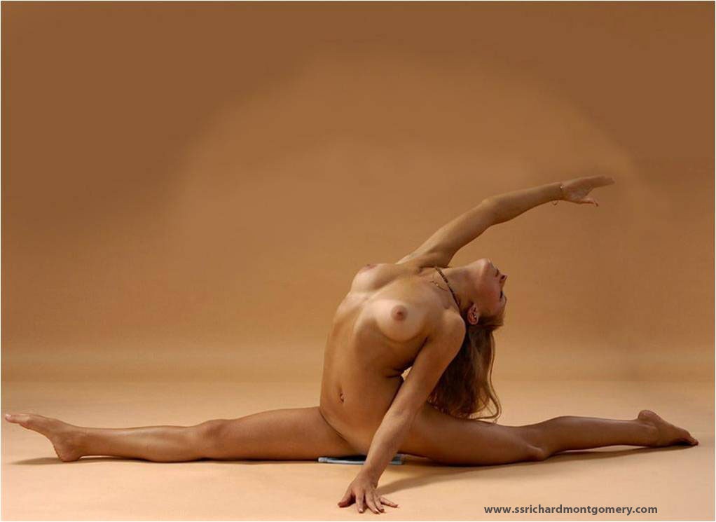 Nude flexible gymnast having sex