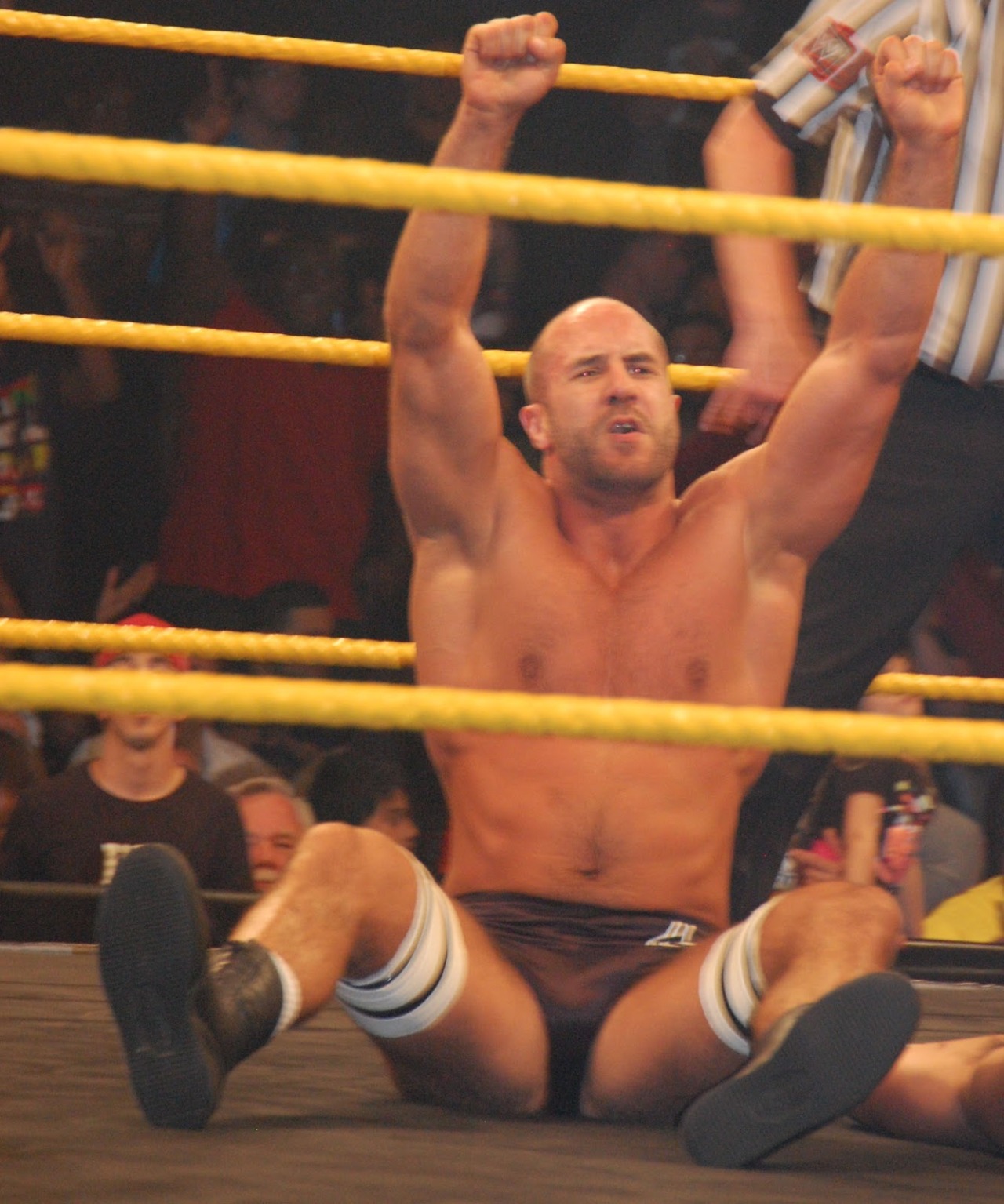 fergaldevittsprincess:  rwfan11:  Antonio Cesaro- crotch shot  Beautiful !