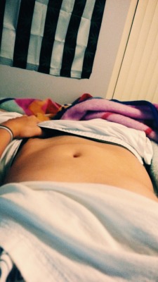 cheeseefrieess:  baeritt0:  Kiss me there  holy. fuck me