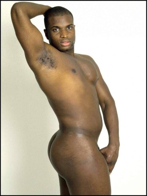 asskingz:  Booty rockin everywhere! Follow @asskingz!