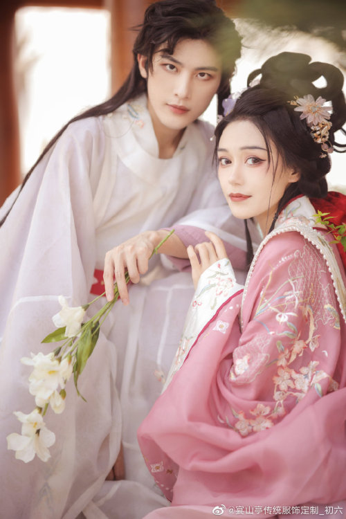 hanfugallery:chinese hanfu for couples in qixi festival theme by 宴山亭