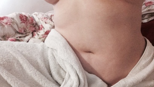 softandpeachy:  Chubby naked cuddles ?