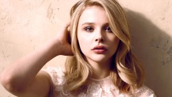 cunt-lapper:  Chloe Moretz