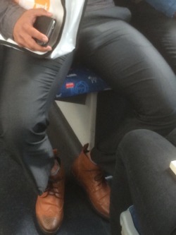 lookbcbg78:  theslinkerthings:  dirtyhairyscot:  Why do I never get guys like this on my train?!  Wow! I would just die. lol  hummm j adores  