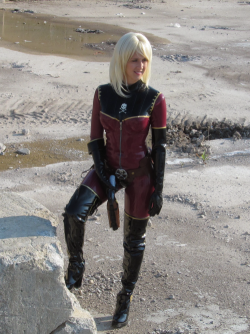 sexycosplaygirlswtf:  Kei Yuki - Space Pirate