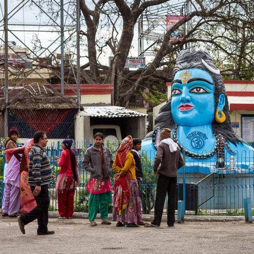 Shiva statue at the Haridwar train station.#everydayindia #india #haridwar #shiva #hinduism #pilgr