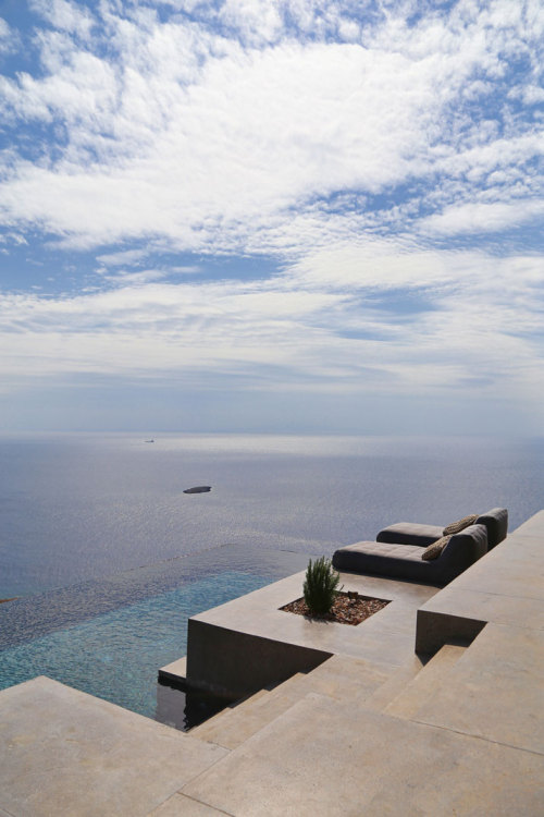 bothsidesguys: SUMMER HOUSE, SYROS - GREECE by BLOCK722 ARCHITECTSwww.yatzer.com/syros-block7