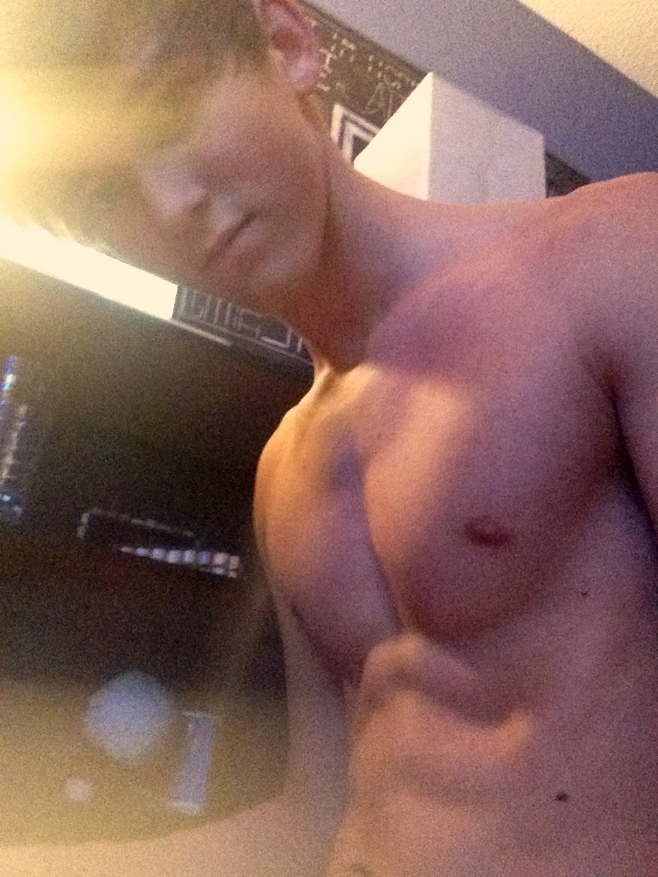 judgmentaleyes:  I cant believe this is my body lol! I mean, I’m not ripped and