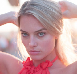 margotdaily:  Margot Robbie photographed