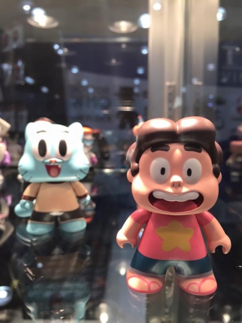 artemispanthar:  Some info from the 2016 Toy Fair (via PopVinyls.com). The first is a picture of the Steven Universe Titans figure (I believe these are blind packages which contain one of a number of CN characters), the second is concept art for Steven