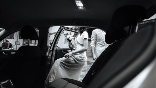 Limousine Service & Airport Transfer | RedTie Transportation
