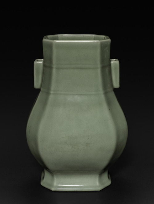 Suspension Vase, 1723, Cleveland Museum of Art: Chinese ArtSize: Overall: 35.3 cm (13 7/8 in.)Medium