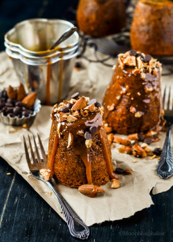 quelloras:  writingjustforgiggles:  do-not-touch-my-food:  Sticky Date and Chocolate Chip Pudding with Amaretto Butterscotch Sauce  &ldquo;Here, Galla, try this for me, would you? How’d it turn out?&quot;  (( quelloras ))  Gallaria settled a fork into
