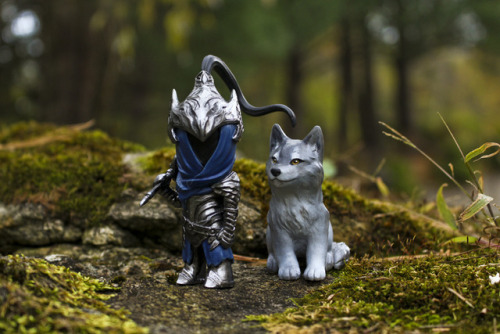 pixalry:  Dark Souls Mini Figurines - Created by Fiona Ng  Figurines available for sale at Fiona’s StoreEnvy Shop. 
