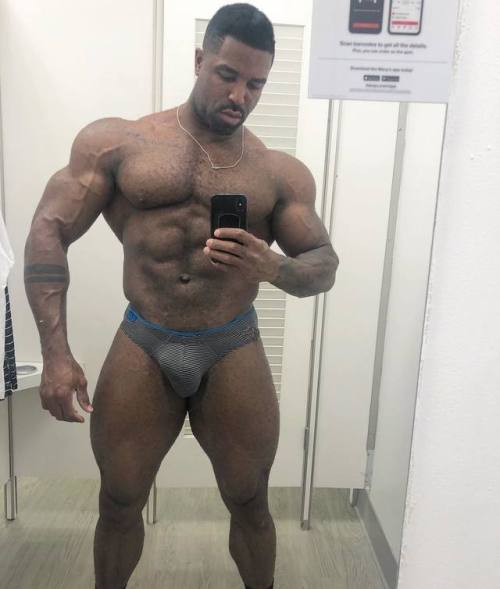 Jeremy Fontanet Cullens - USA Bodybuilder See more: https://bbmuscleworship.blogspot.com/
