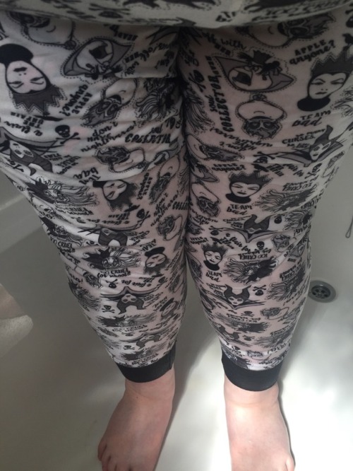 peelovinggirl:  So I only just managed to run upstairs and jump in the shower tub before completely soaking my pjs. I was so so desperate it was unreal. Oops 