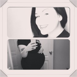 housewifeswag:  29 weeks, 1 day bump. &amp; the sun made my nose disappear. #pregnant #baby #mom