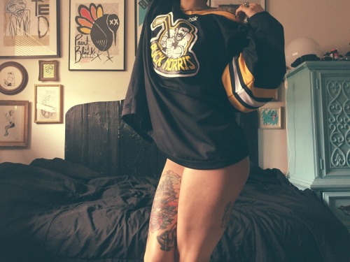 ryxburton:  Wear my jersey. 😍  porn pictures