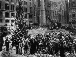 historicaltimes: The first New York City Christmas tree, used to lighten the spirit during the Great Depression, 1931 via reddit 