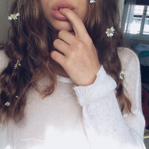 burgundy-kitten:  honeybunny1996:  burgundy-kitten:  i woke up and my lips were swollen… I took advantage  How are you this perfect though?  Stop or I might like… love you?