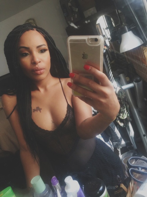 dayumshecangetit:  xojoytotheworld:  Damn😍  Oh god 😩😩😩🙌🏾🙌🏾🙌🏾🙌🏾