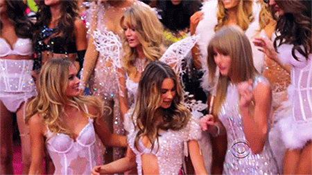 thesuperangels:  alanswiftie:  Taylor looks so happy when she gets her place in the group photo<333  elsa’s face in the first gif OMFG