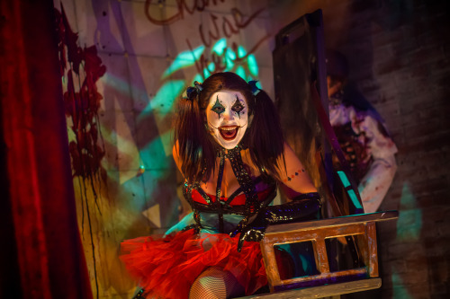 halloweenhorrornightsnerd:Halloween Horror Nights 26 (Orlando, 2016)Chance the Clown from the Chance