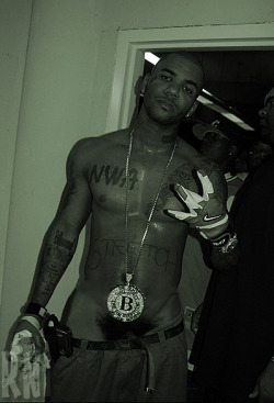 choppa89:  nakedcelebrity:  The Game super pubes  Damn my homie. Really. In them niggas is around.