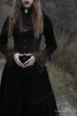 victorian-goth:  Victorian goth http://victorian-goth.tumblr.com/