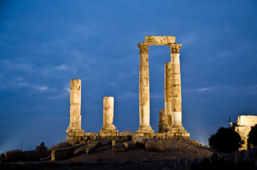 classicalmonuments:Temple of HerculesPhiladelphia (Amman), Jordan161-166 CE52 m. in length, 22 m. in