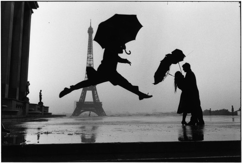 artchipel:Elliott Erwitt - Tour Eiffel 100th Anniversary, Paris, France (1989)
