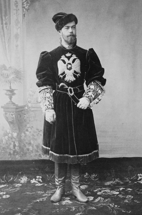 teatimeatwinterpalace: Nicholas II in Russian costume 1890s.
