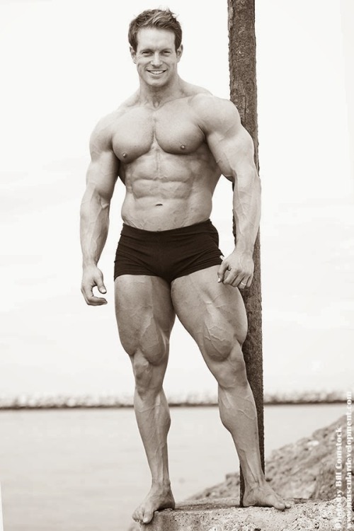  Jeff Dwelle  http://rienquedumuscle.blogspot.com.br/2012/05/jeff-dwelle.html http://aestheticmuscles.blogspot.com.br/2014/01/jeff-dwelle-aesthetic-bodybuilder.html